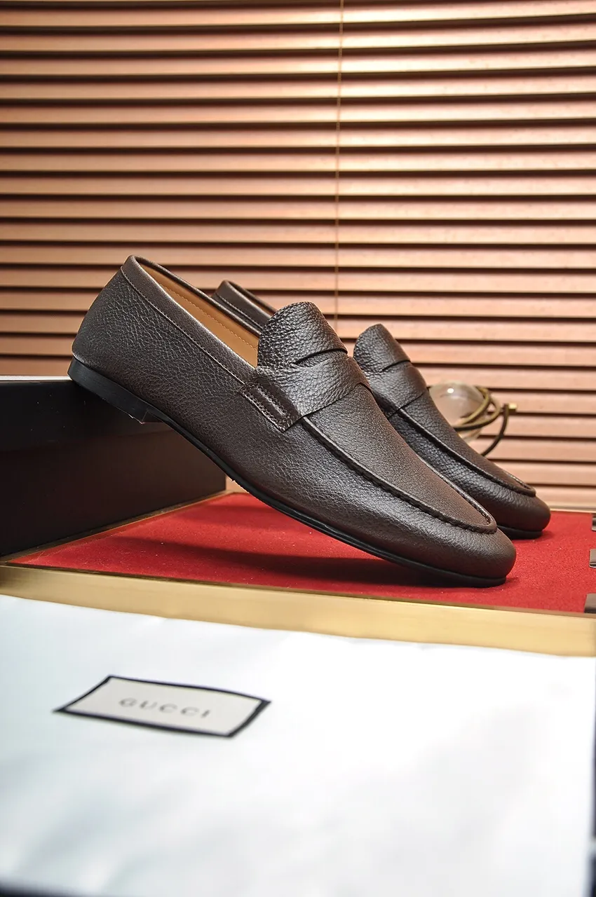 Men's shoes 💰520💶【GUCCI】 (High-end Niuli) New 🍀Gucci* - top version Gucci Peas shoes! Made of imported original cowhide, the inner top layer is comfortable cowhide lining! Original wear-resistant rubber outsole! High quality products! Code number 38-44!